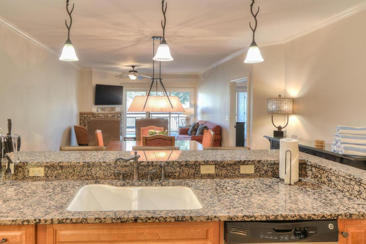 Two Bedroom Riverview Condo - One King, Two Queens