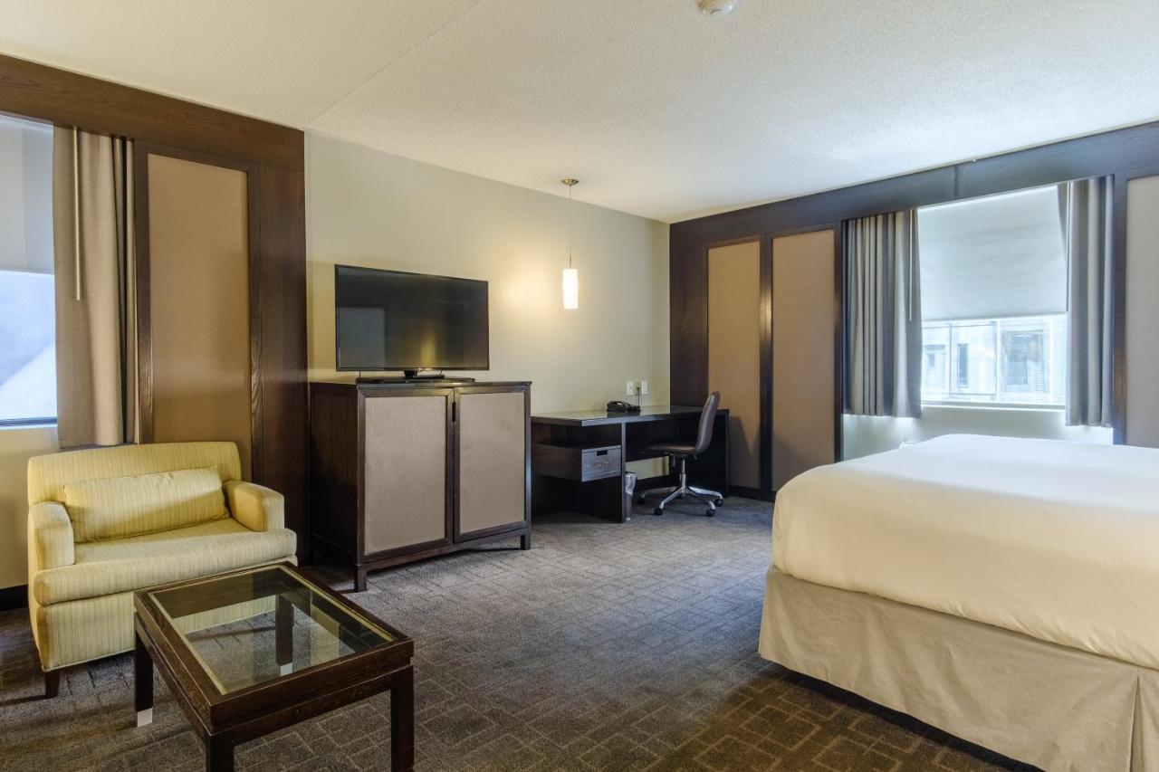 Spacious Corner Suite,1246153795:JPEG