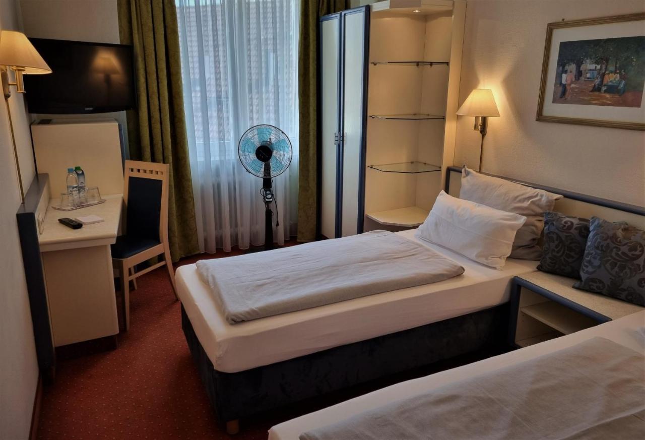 Large Twin Room