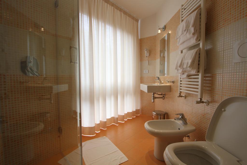 Twin Room,124878786:JPEG