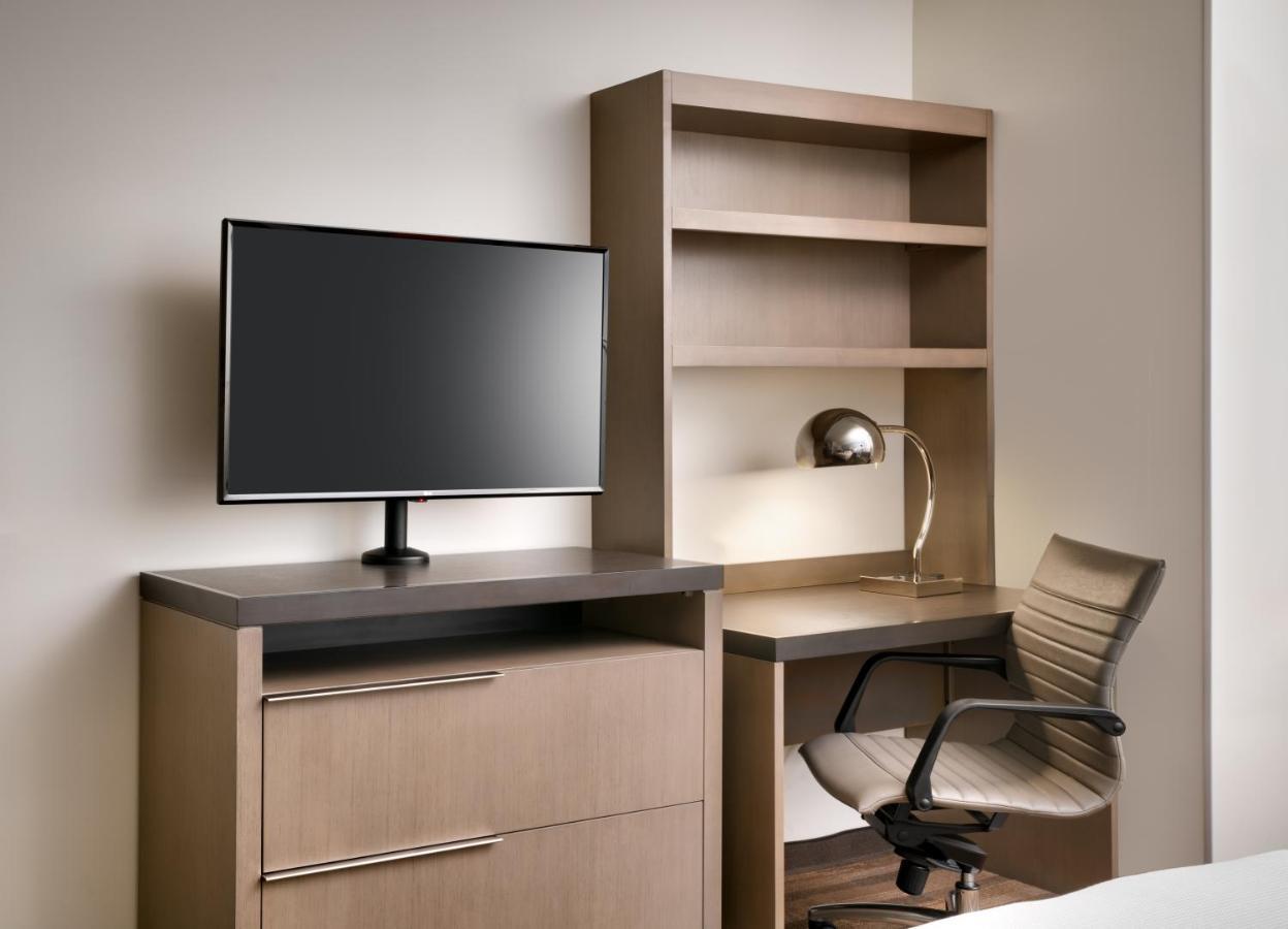 Den King Room