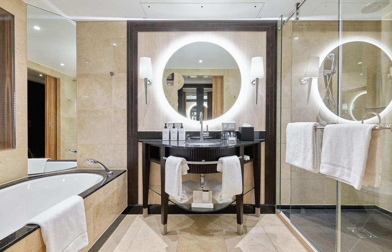 Deluxe Double or Twin Room with City View