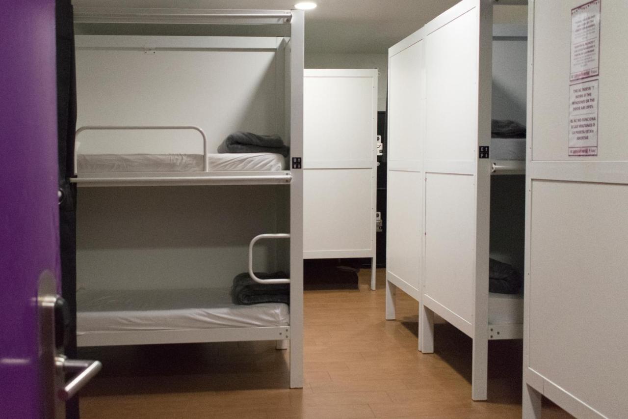 Bed 6-Bed Female Dormitory Room