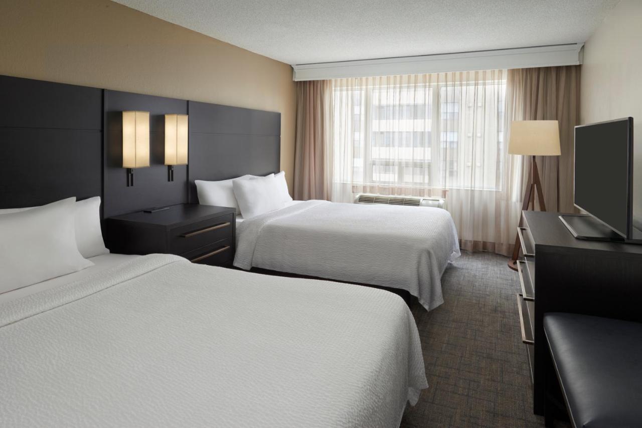 1 Bedroom 2 room Suite, 2 Queen, Sofa bed