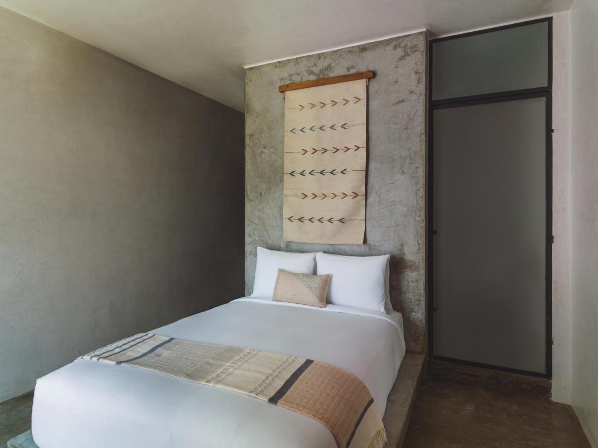 Surfers Hideout with one Queen Bed