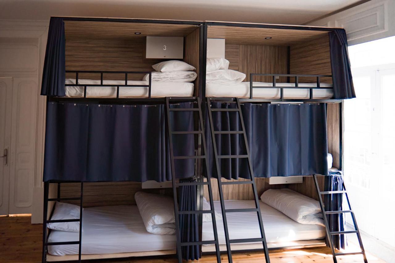 Bunk Bed in Mixed Dormitory Room