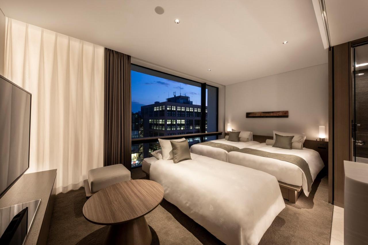 Deluxe Twin Room with Extra Bed and Lounge Access - Non-Smoking