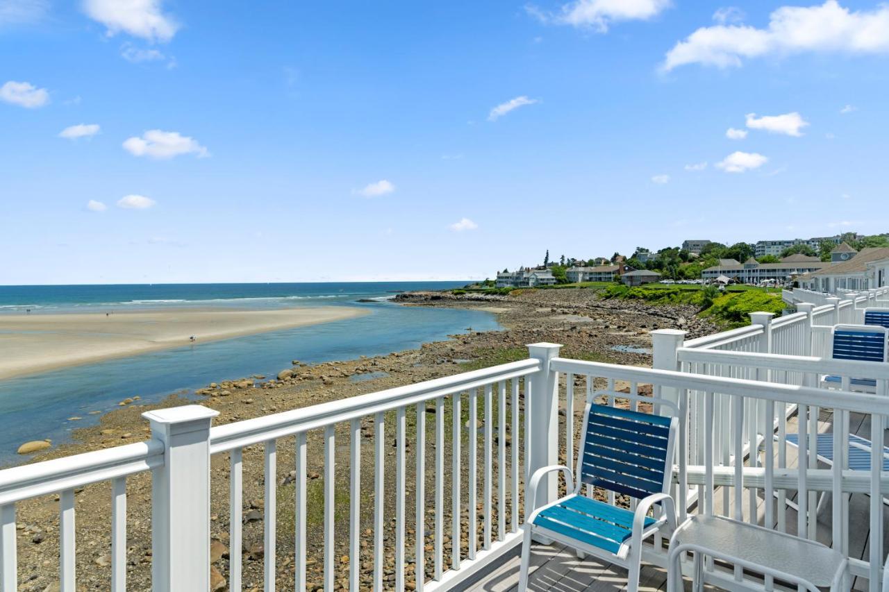 Oceanfront Premium 2nd Floor 2 Queens