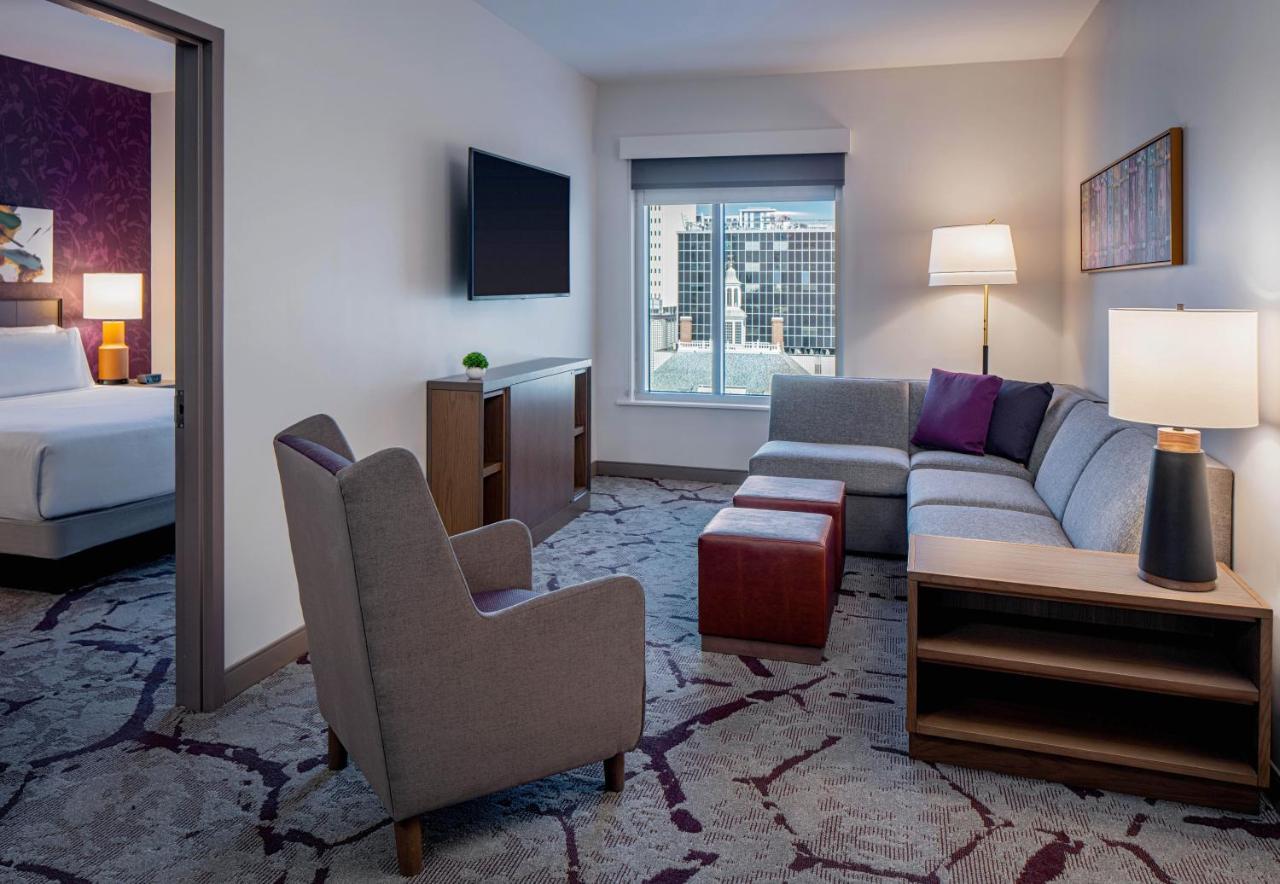 One-Bedroom King Suite with Kitchen, Sofa Bed and View