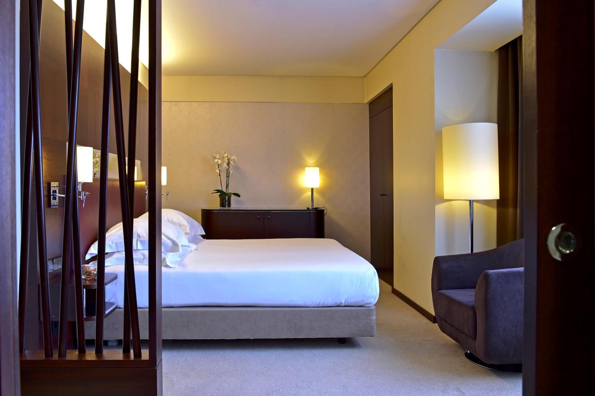 High Floor Executive Suite,1274327038:JPEG