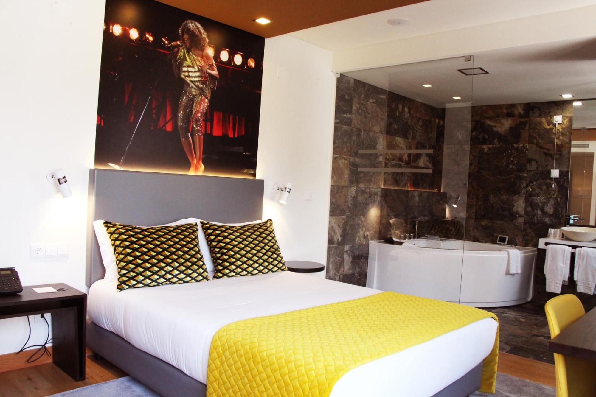 Premium Double Room Romantic,886534087:JPEG