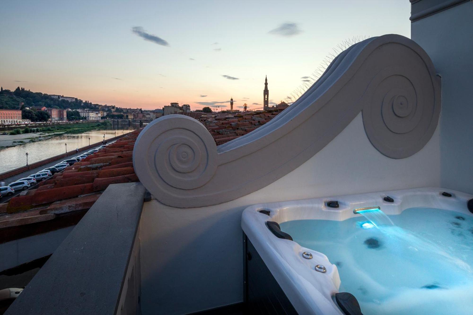Deluxe Suite Spa Access Arno View