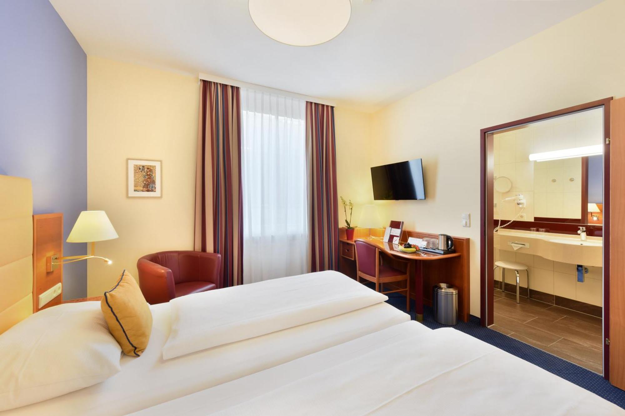 Double Room COMFORT courtyard view