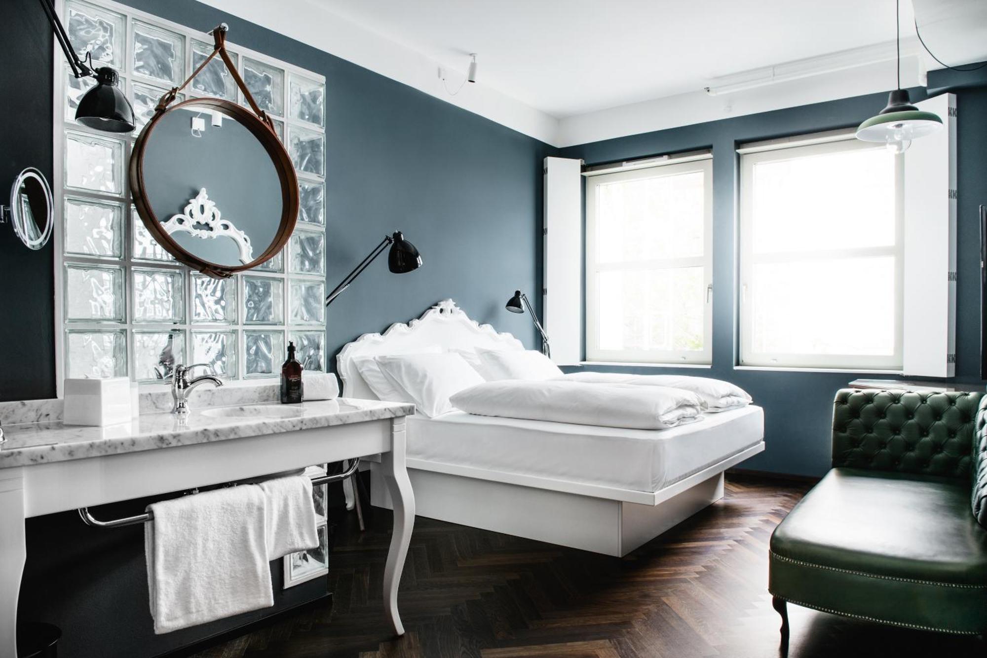 Grand Chic