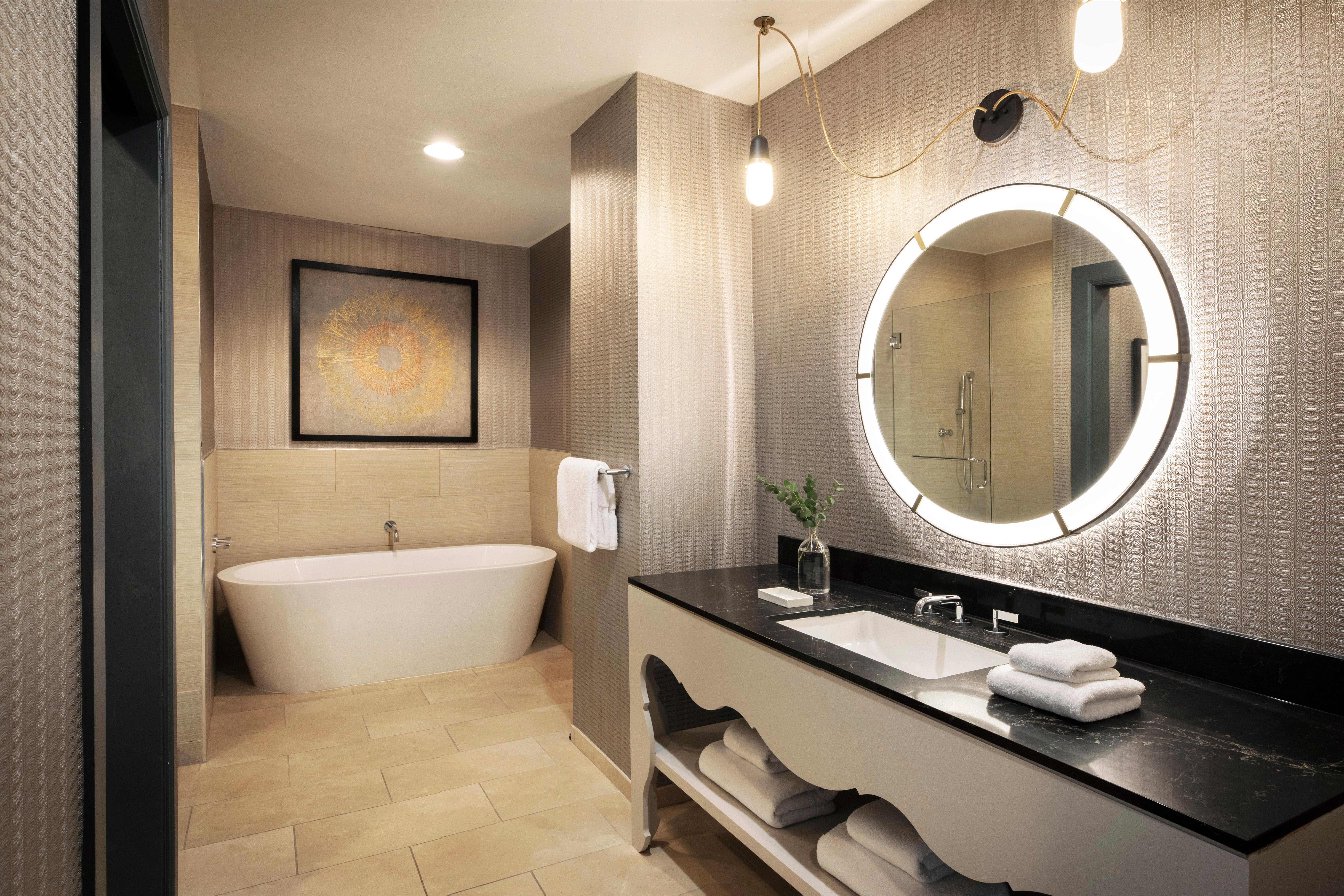 Essential King Room Bath