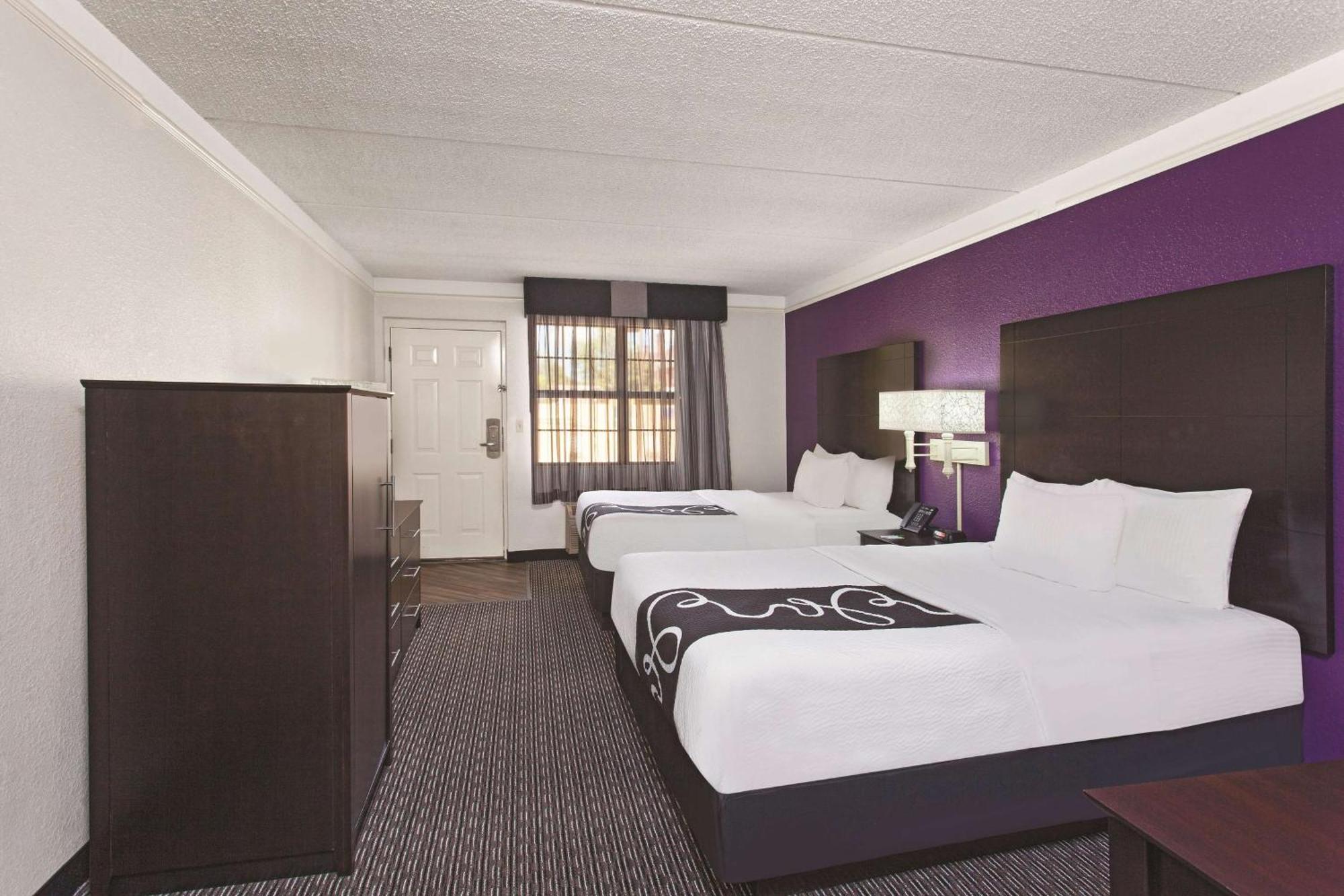 Deluxe Double Room with Two Double Beds - Non-Smoking,1275864154:JPEG