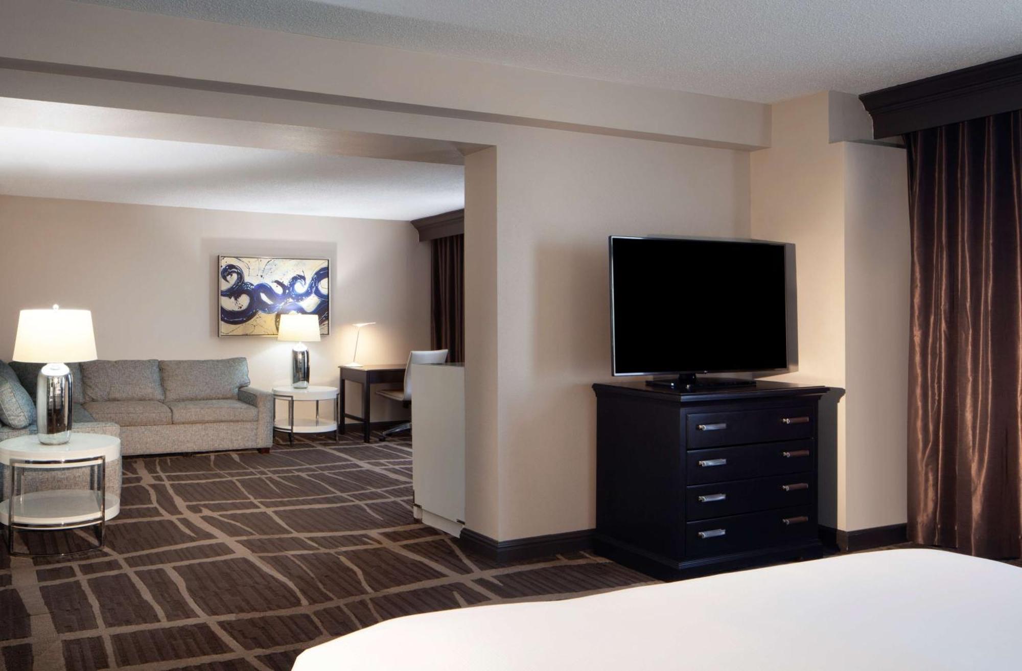 One-Bedroom King Suite with Parlor