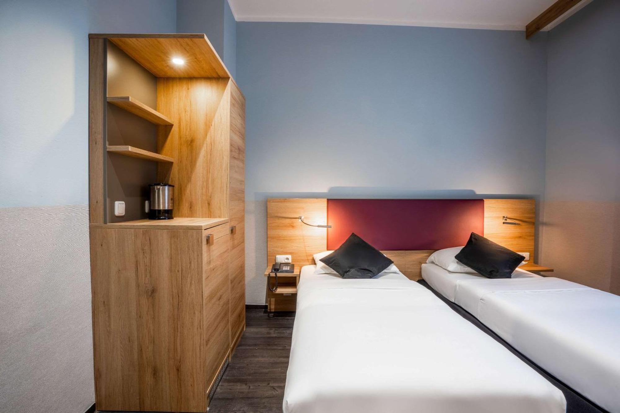 Standard Twin Room - Non-Smoking