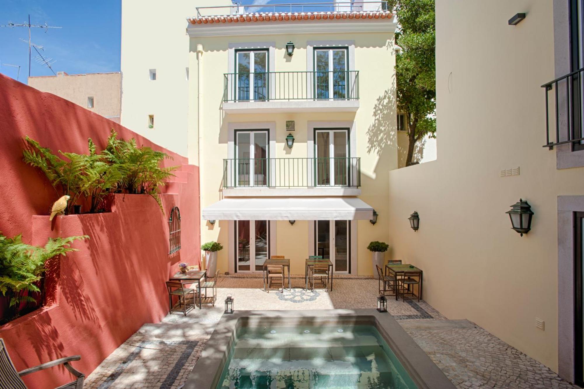 Double or Twin Room Garden View
