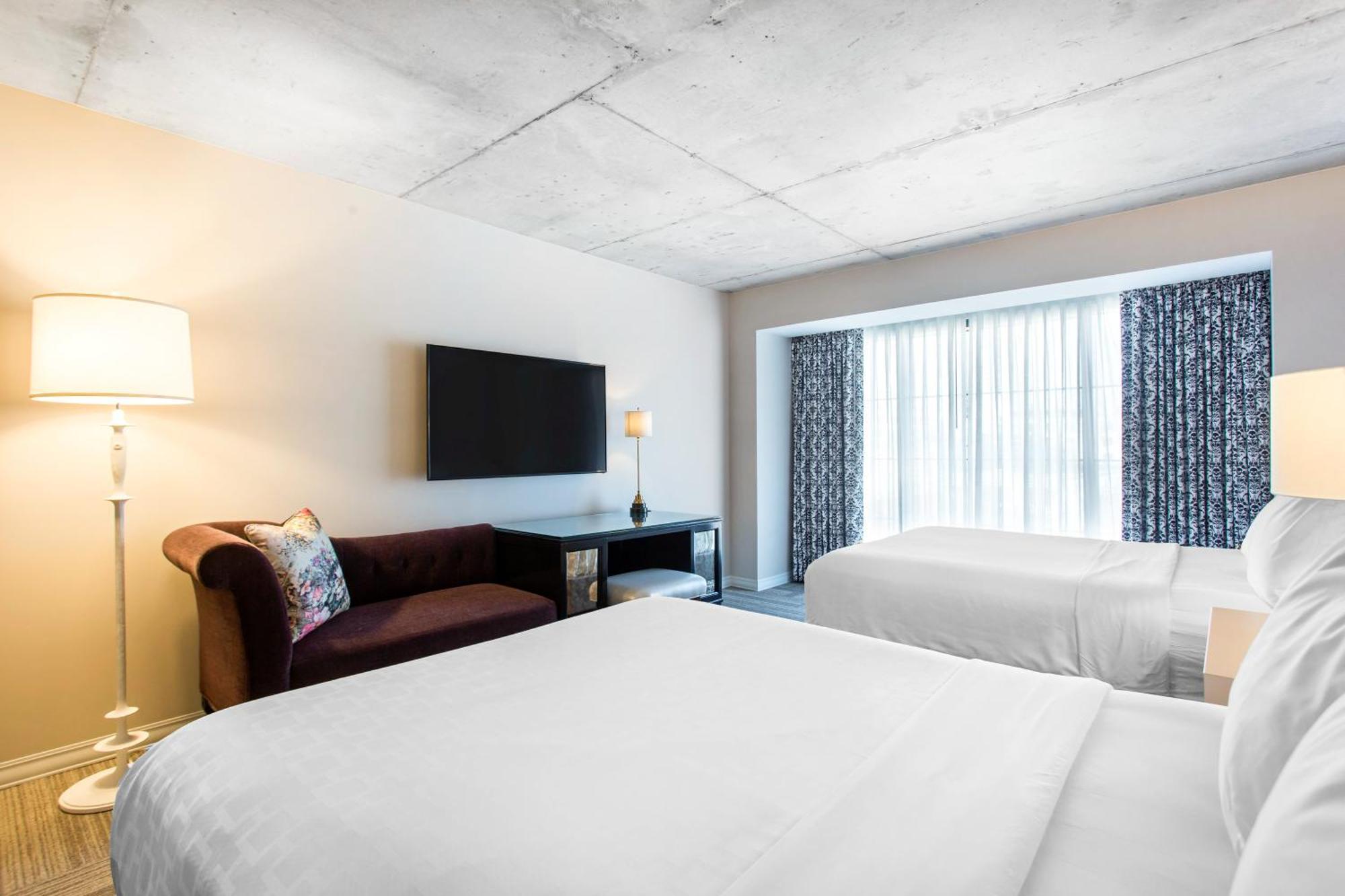 Standard Room, 2 Queen Beds, Hearing and Mobility Accessible, Roll-In Shower, Non Smoking