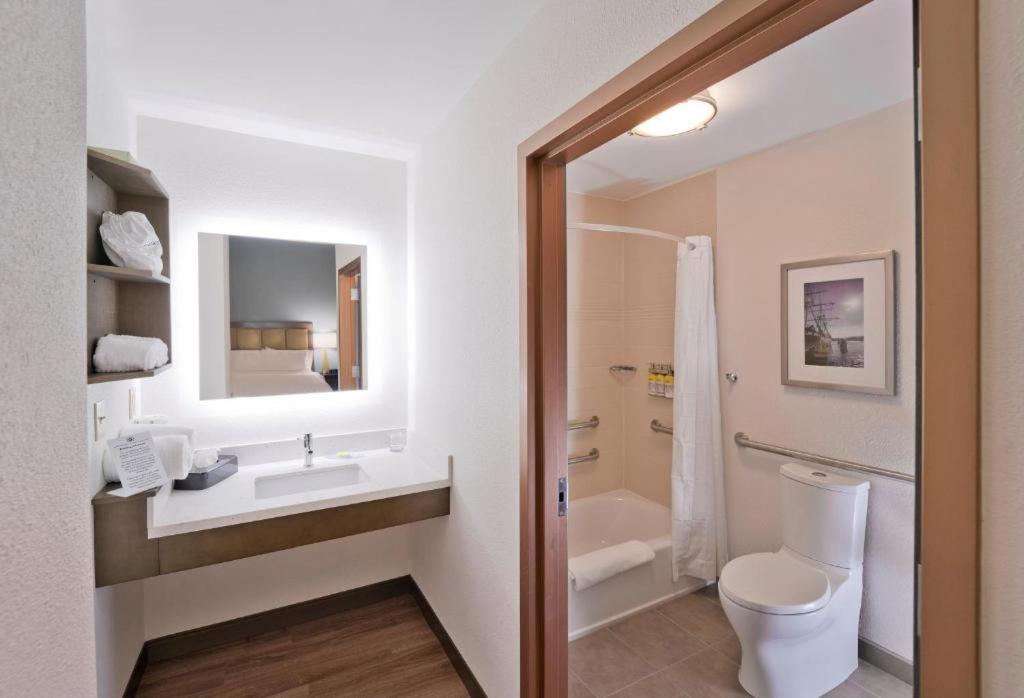 One-Bedroom Suite