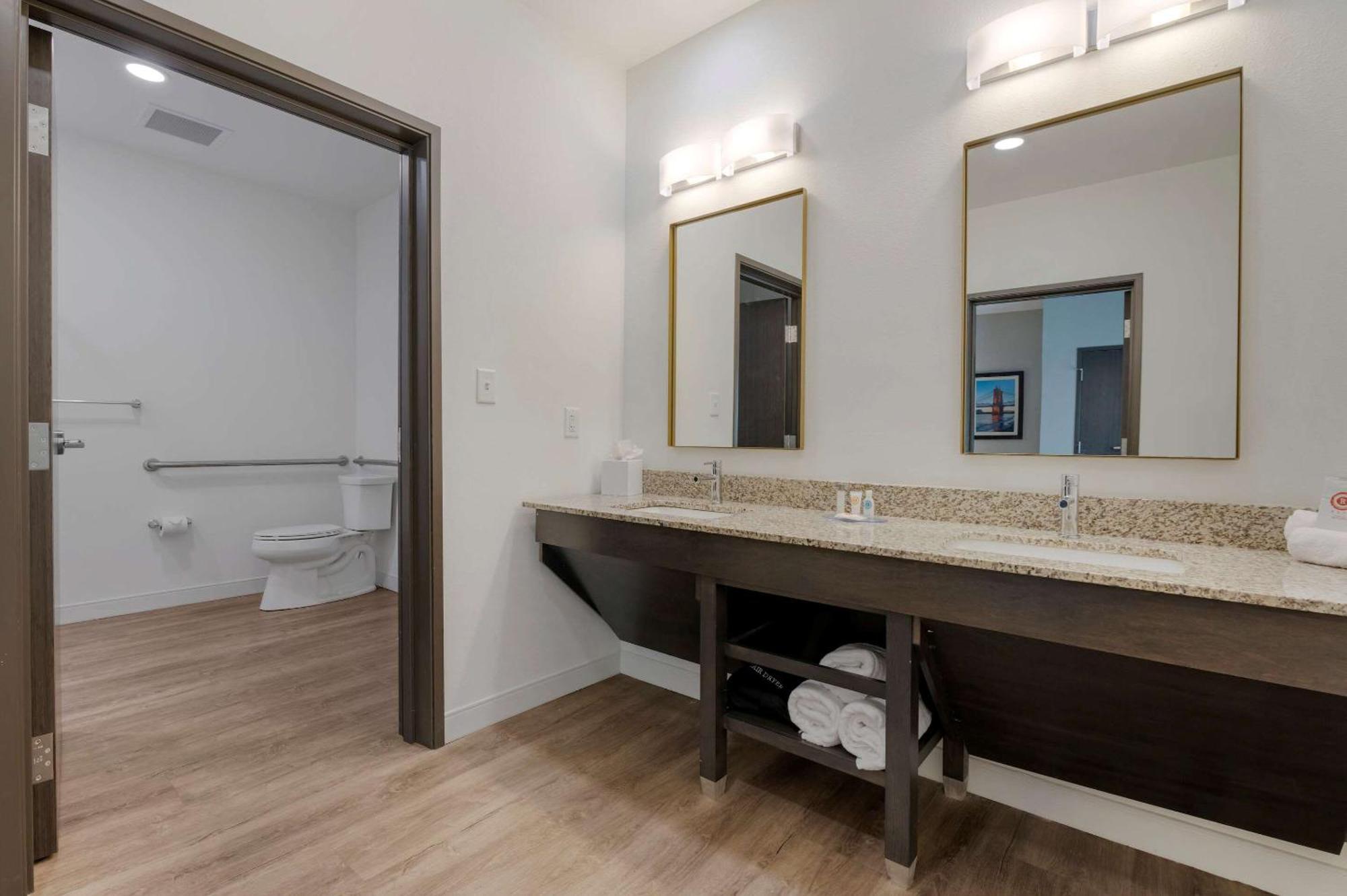 Queen Room with Two Queen Beds - Accessible/Non Smoking