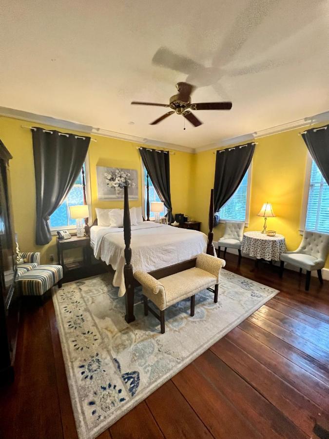 Premium Queen Room