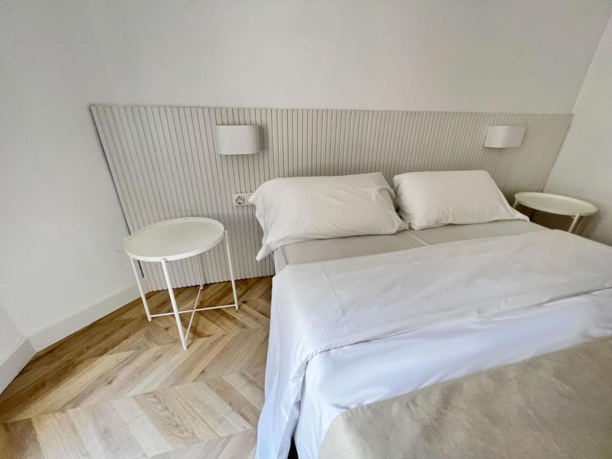 Standard Double Room with Shared Bathroom