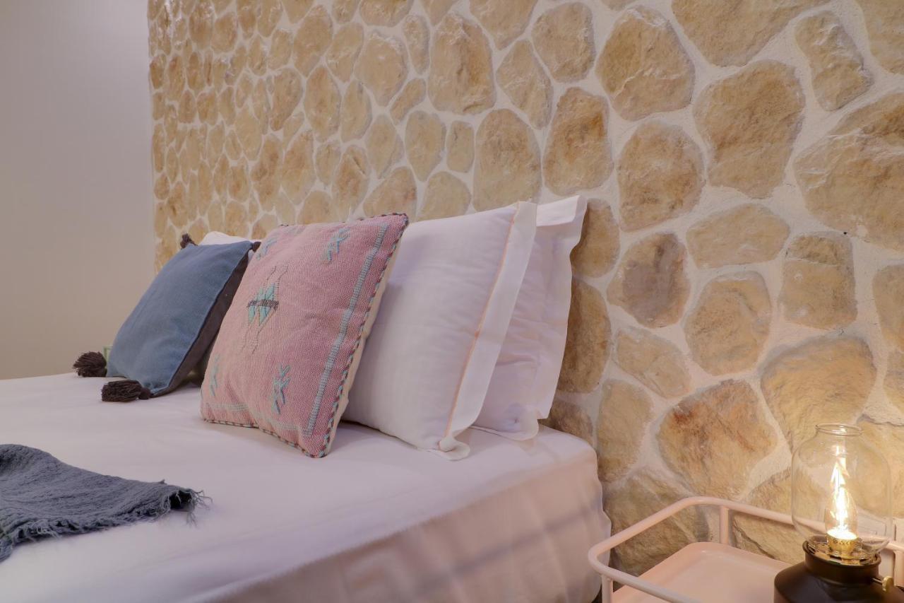 Queen Room,1292760448:JPEG