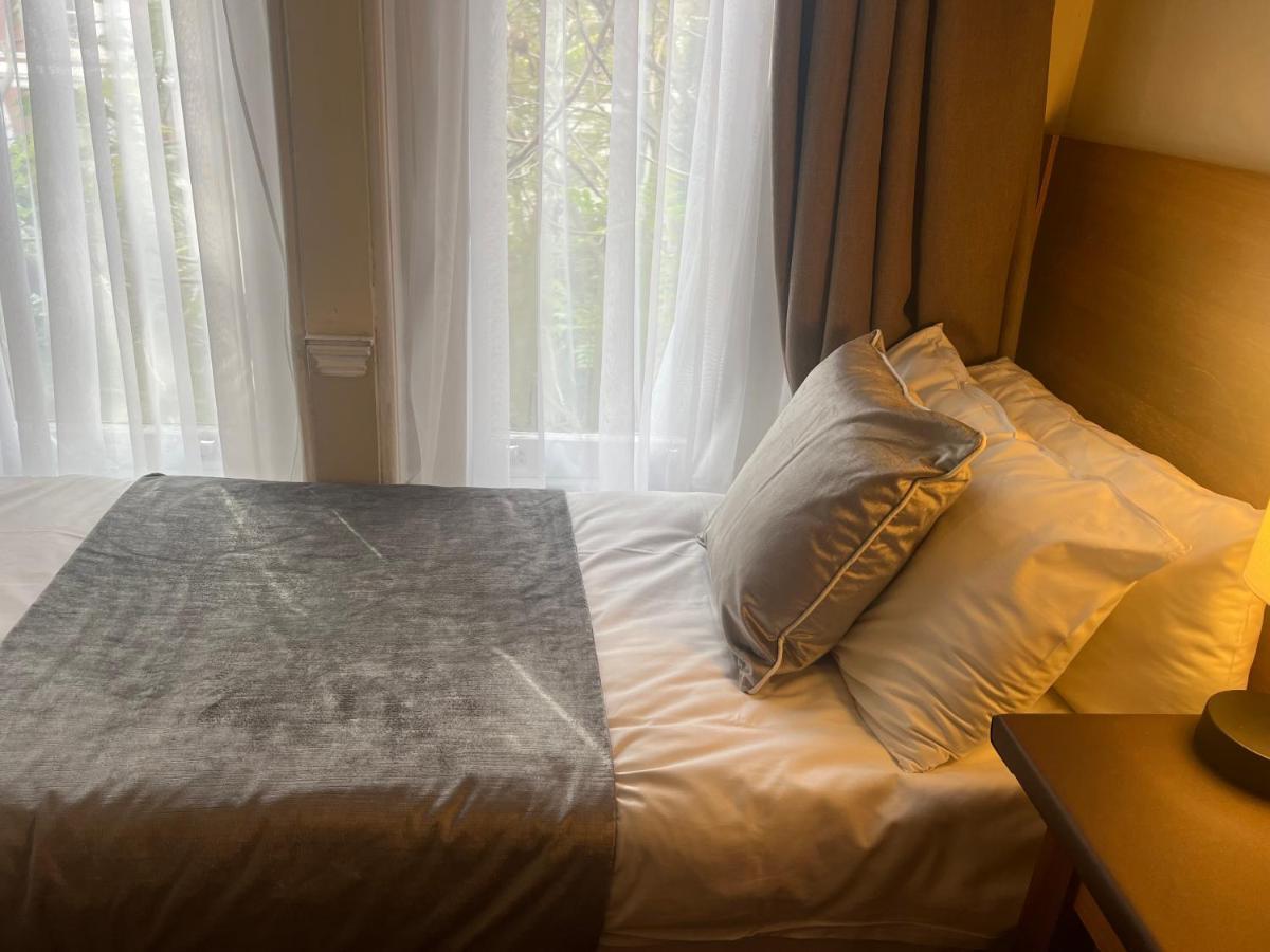 Cabin Single Room