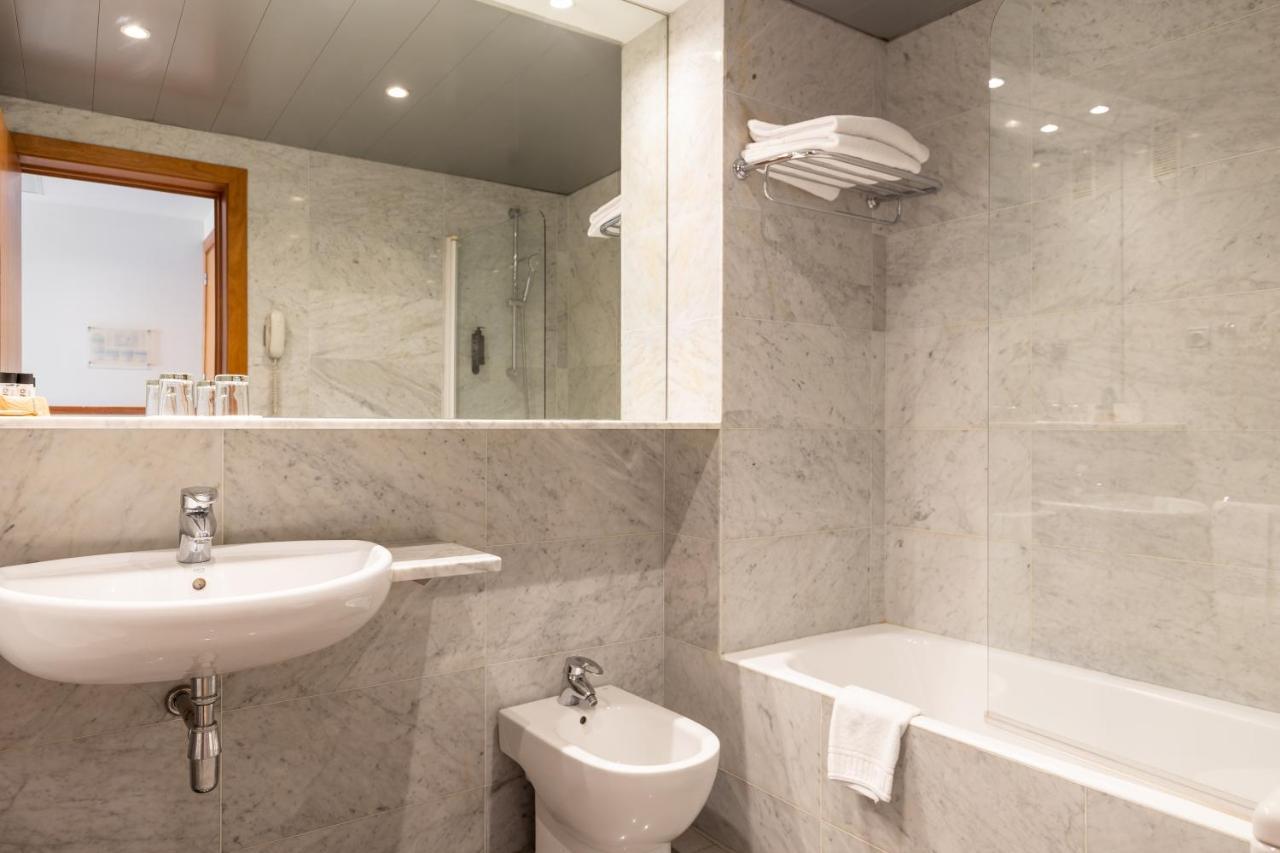 Twin Room with Rambla view