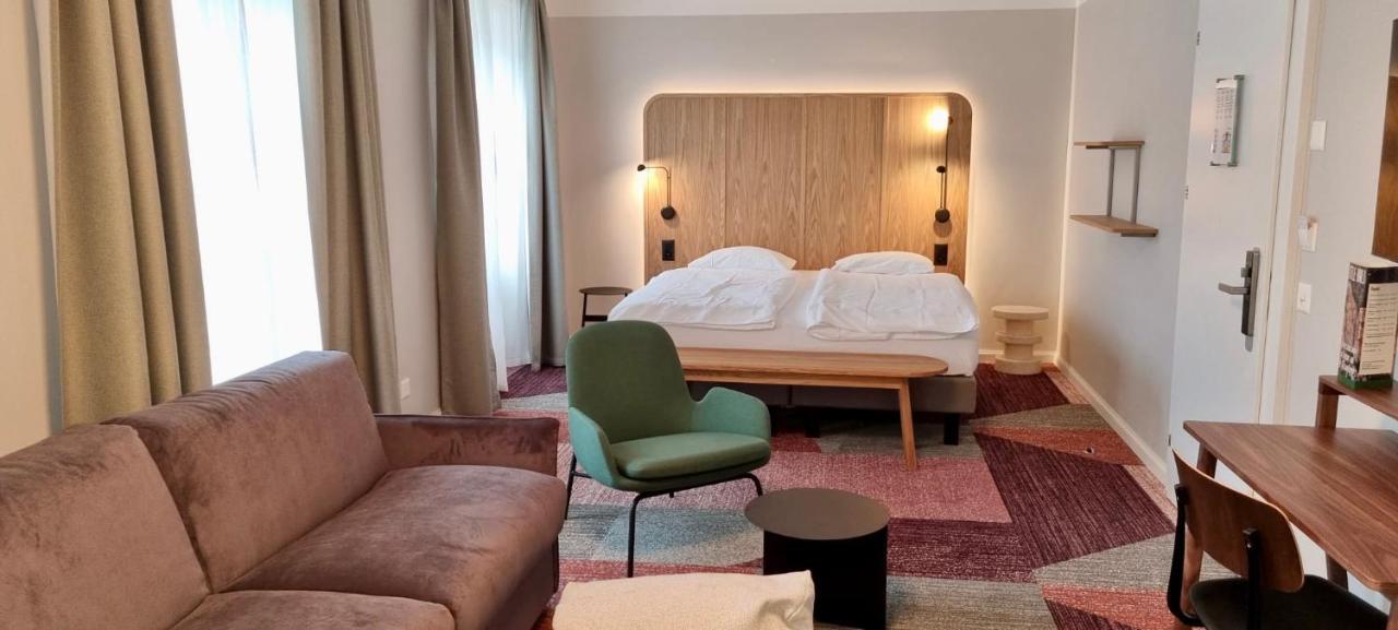 Junior Suite,1516366648:JPEG