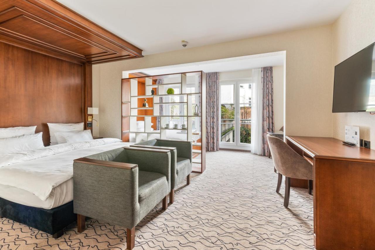 Superior Family Room