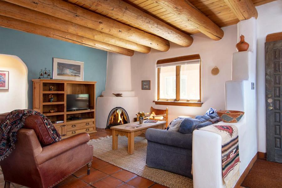 Two-Bedroom Apartment,1337692475:JPEG