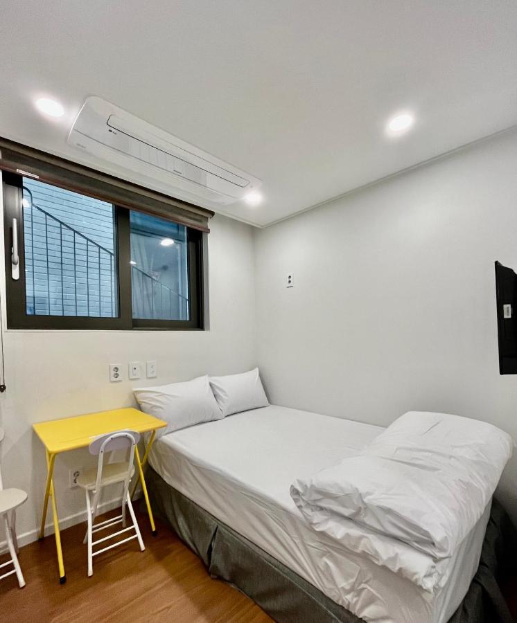 Deluxe Double Room with Shower