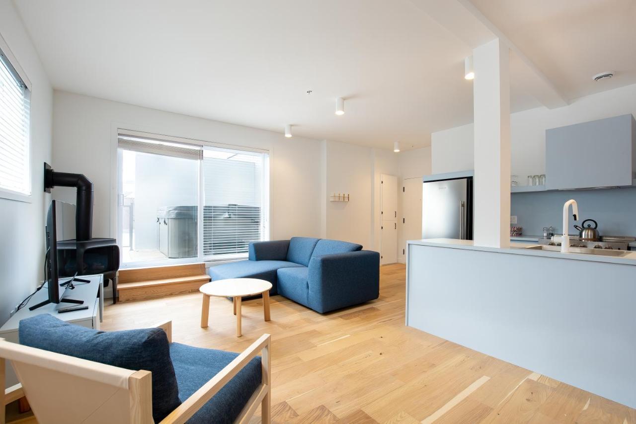 Apartment with private spa and terrace - 1 king bedroom and 1 king bed
