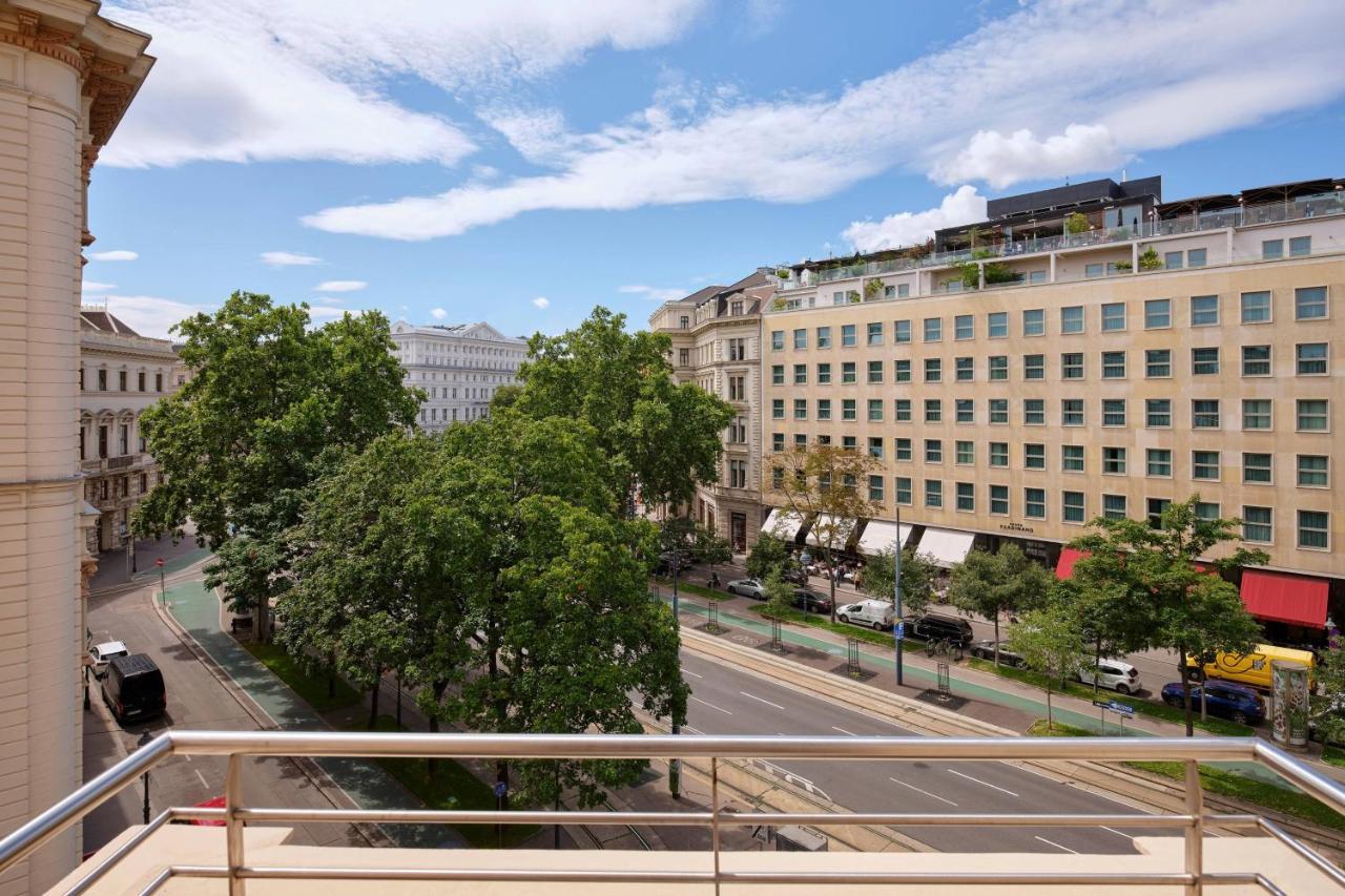 The Ritz-Carlton Albertina Suite Club lounge access City view