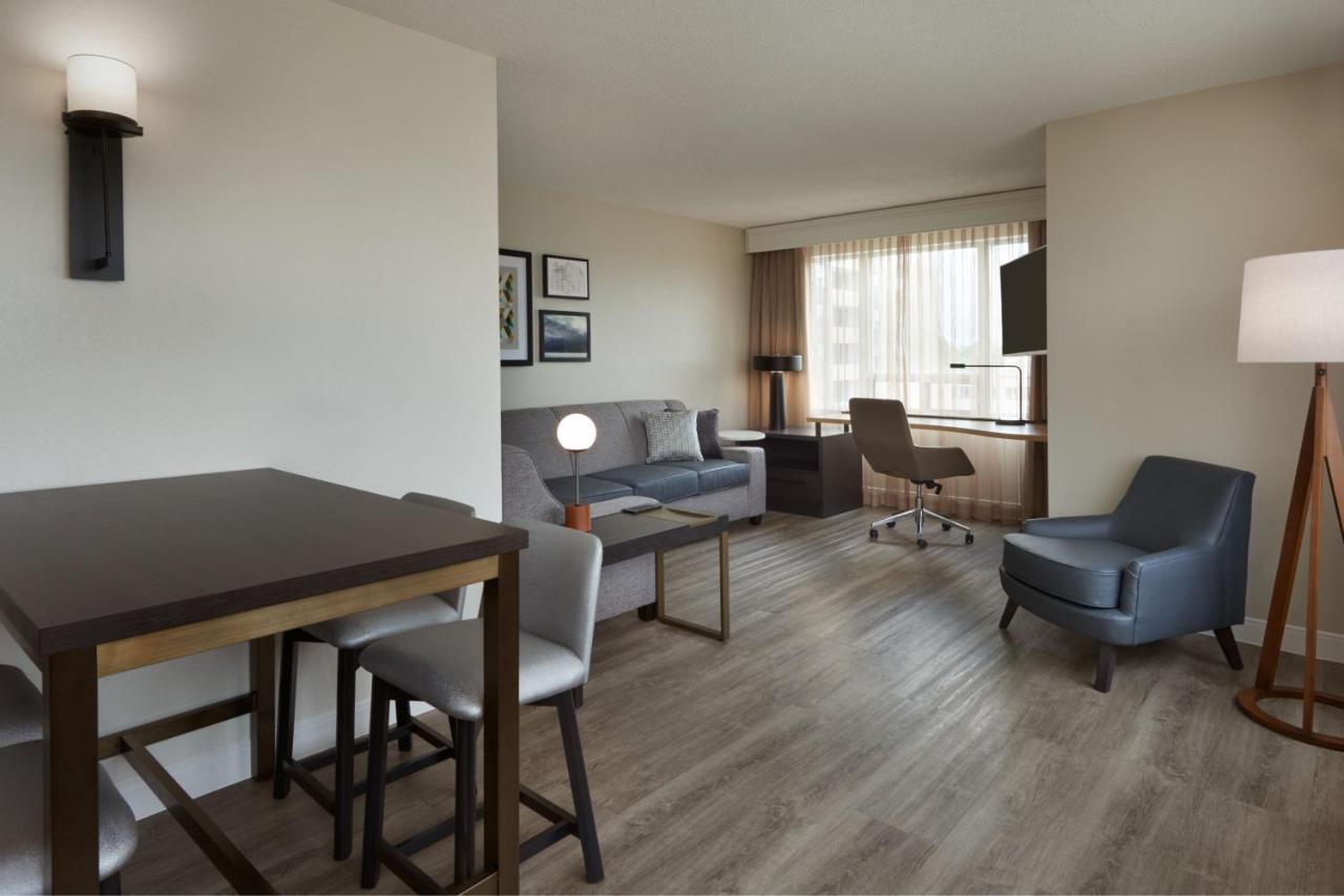 1 Bedroom 2 room Suite 1 King Sofa bed,1261008340:JPEG