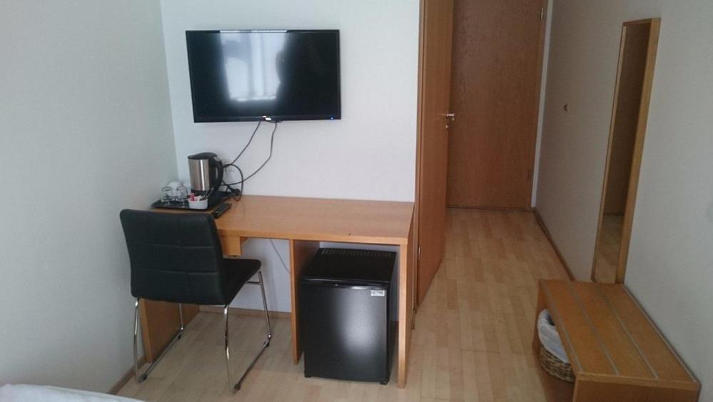 Twin Room with Private Bathroom