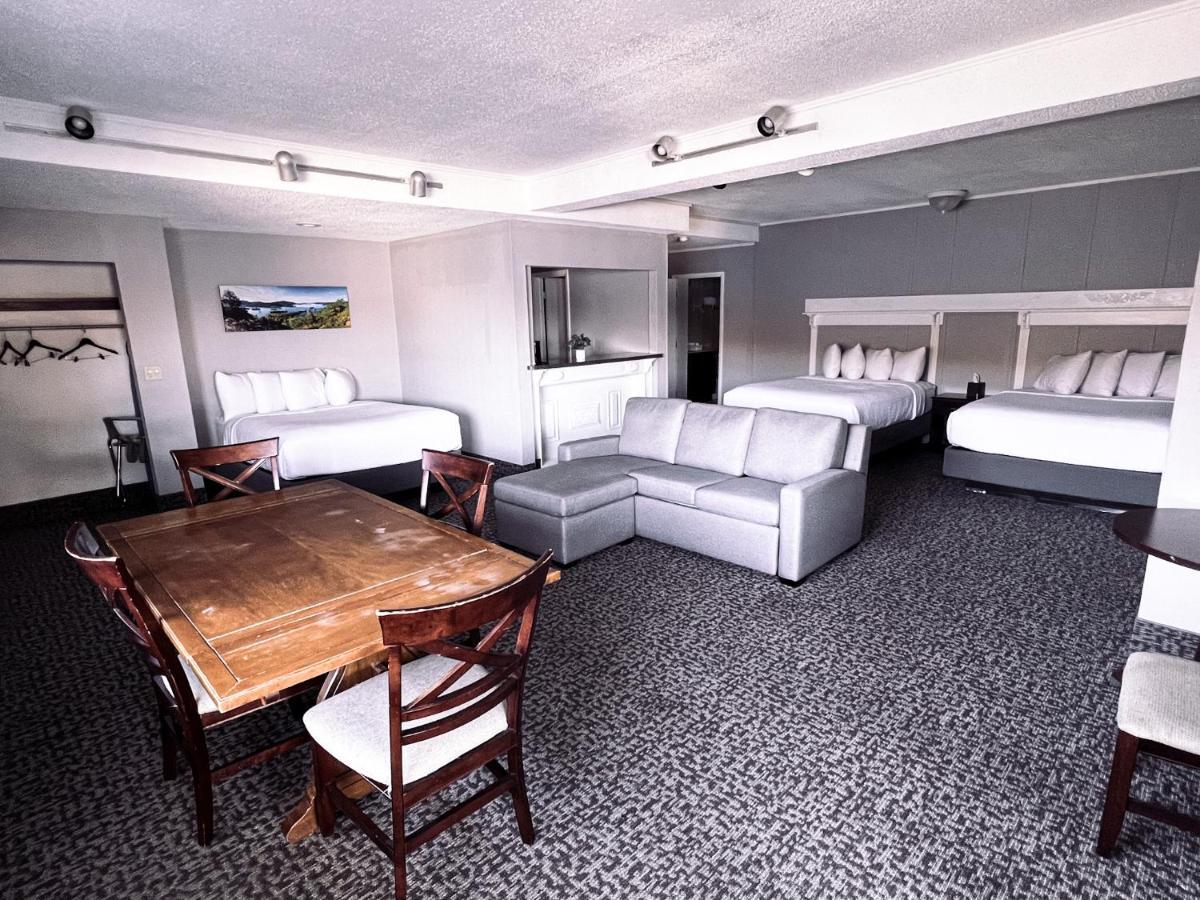 Lakefront Family Suite