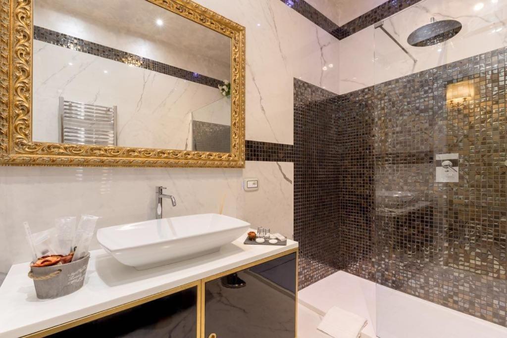 Superior King Suite