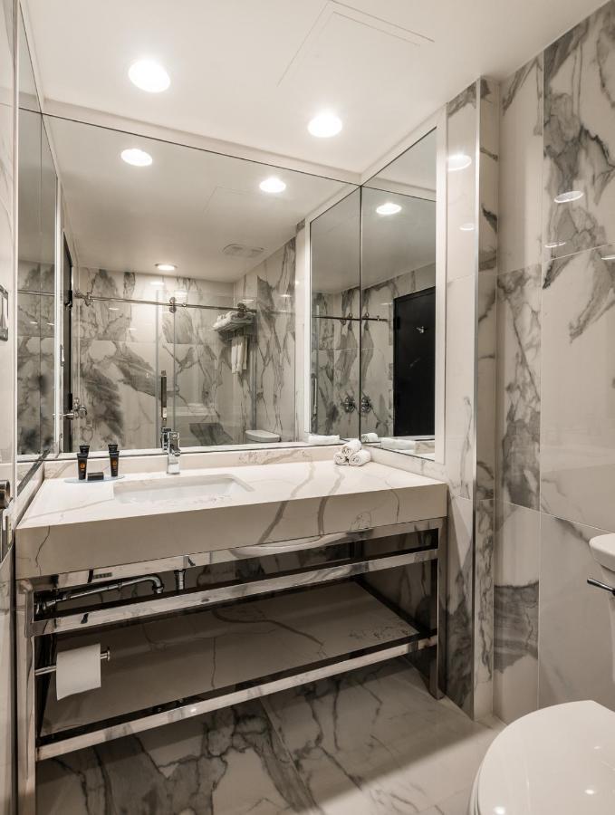 Double Room with Two Double Beds,1377095663:JPEG