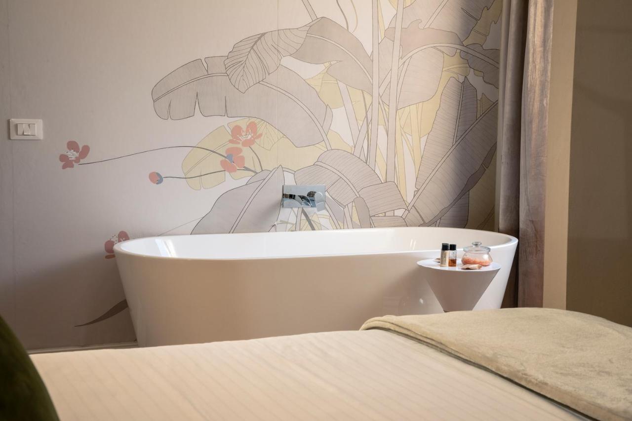 Deluxe Double or Twin Room Spa Bath