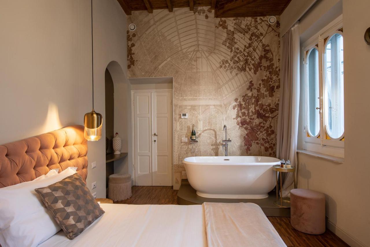 Deluxe Double Room Bath
