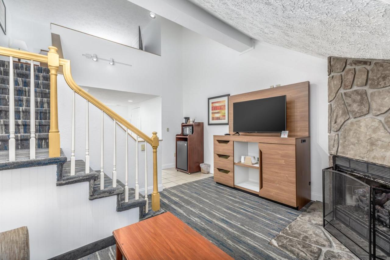 Deluxe Studio,1394021135:JPEG