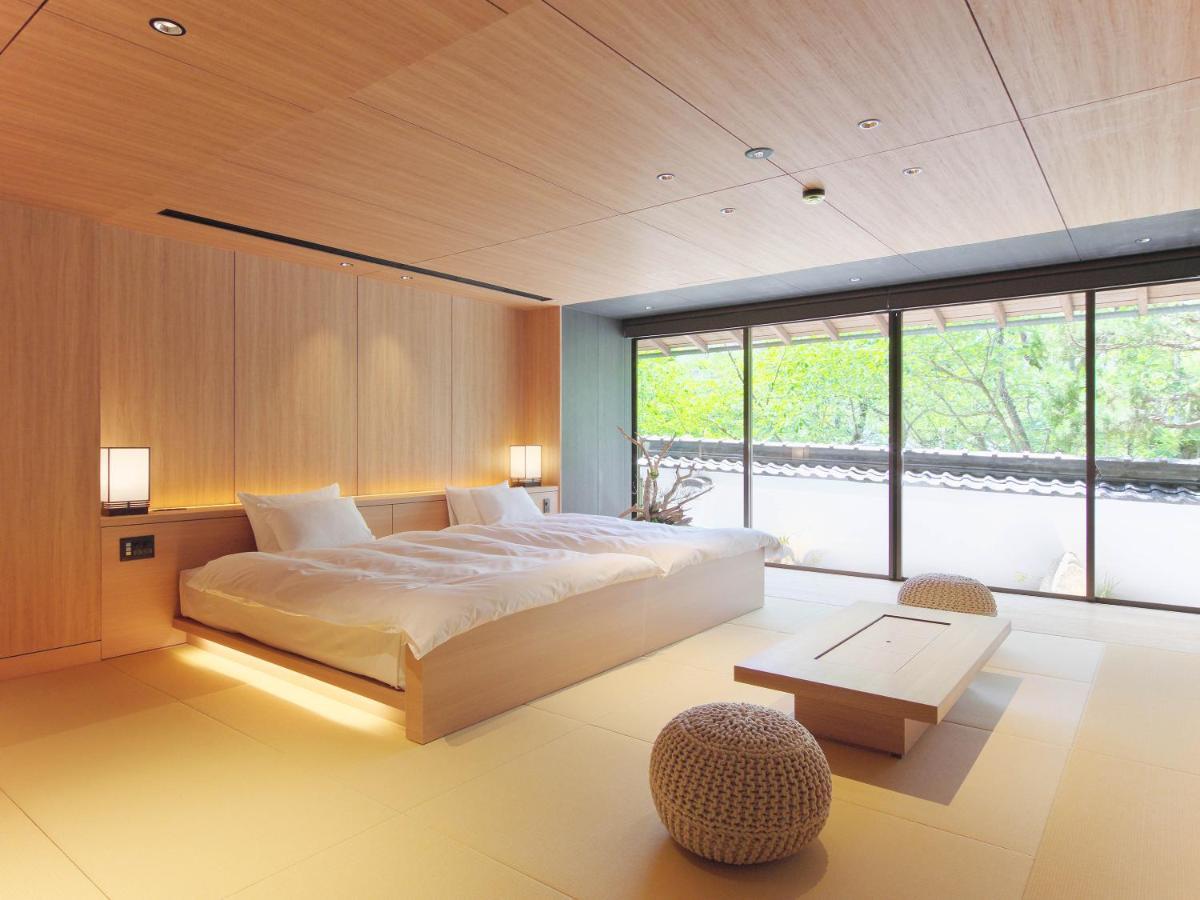 Deluxe Suite with Spa Bath