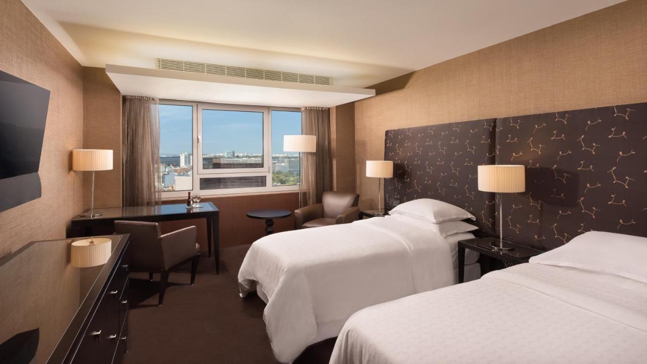 Premium Deluxe Guest room 2 Twin or Single Beds City view