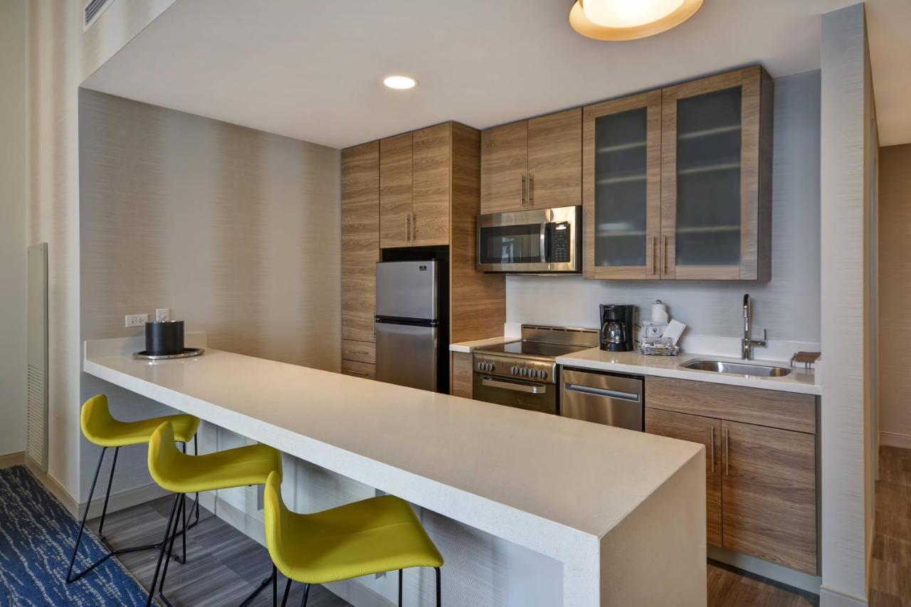 St Charles Balcony Suite, 1 Bedroom 2 room Suite, City view