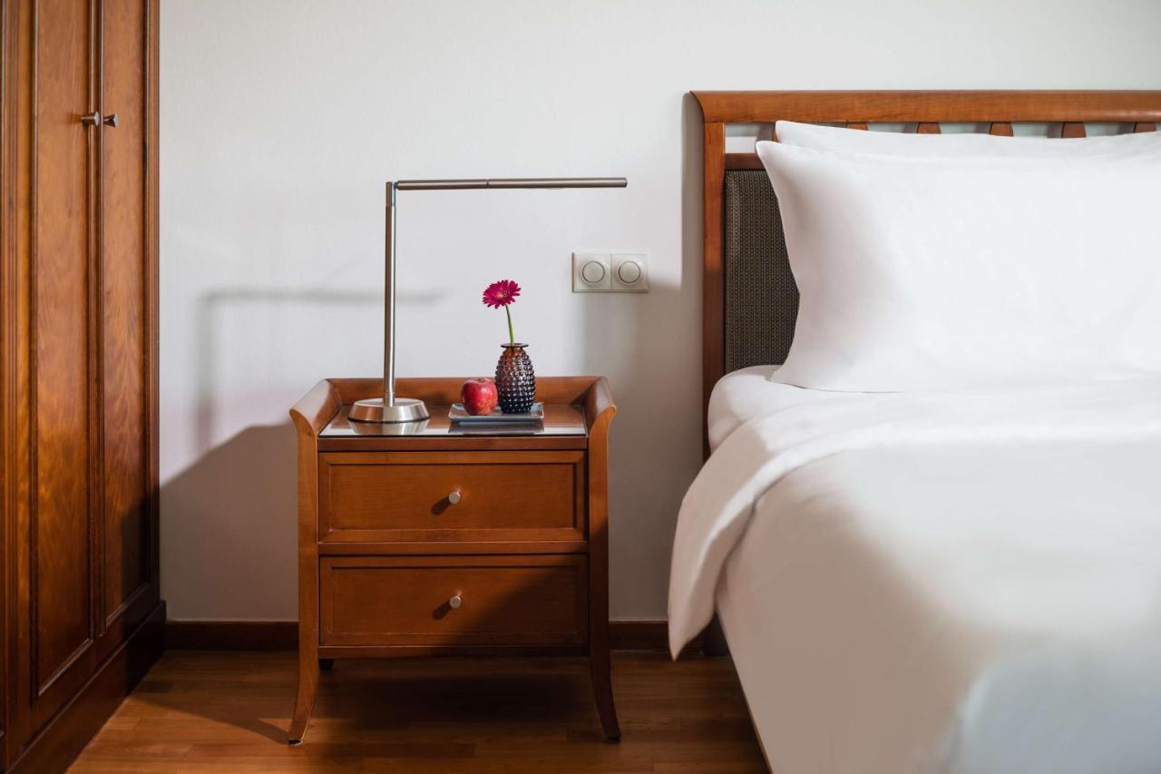 Deluxe King Room with Skyline View