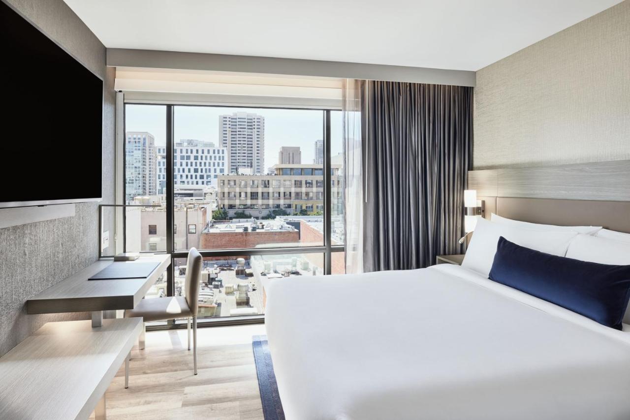 King Room with Street View